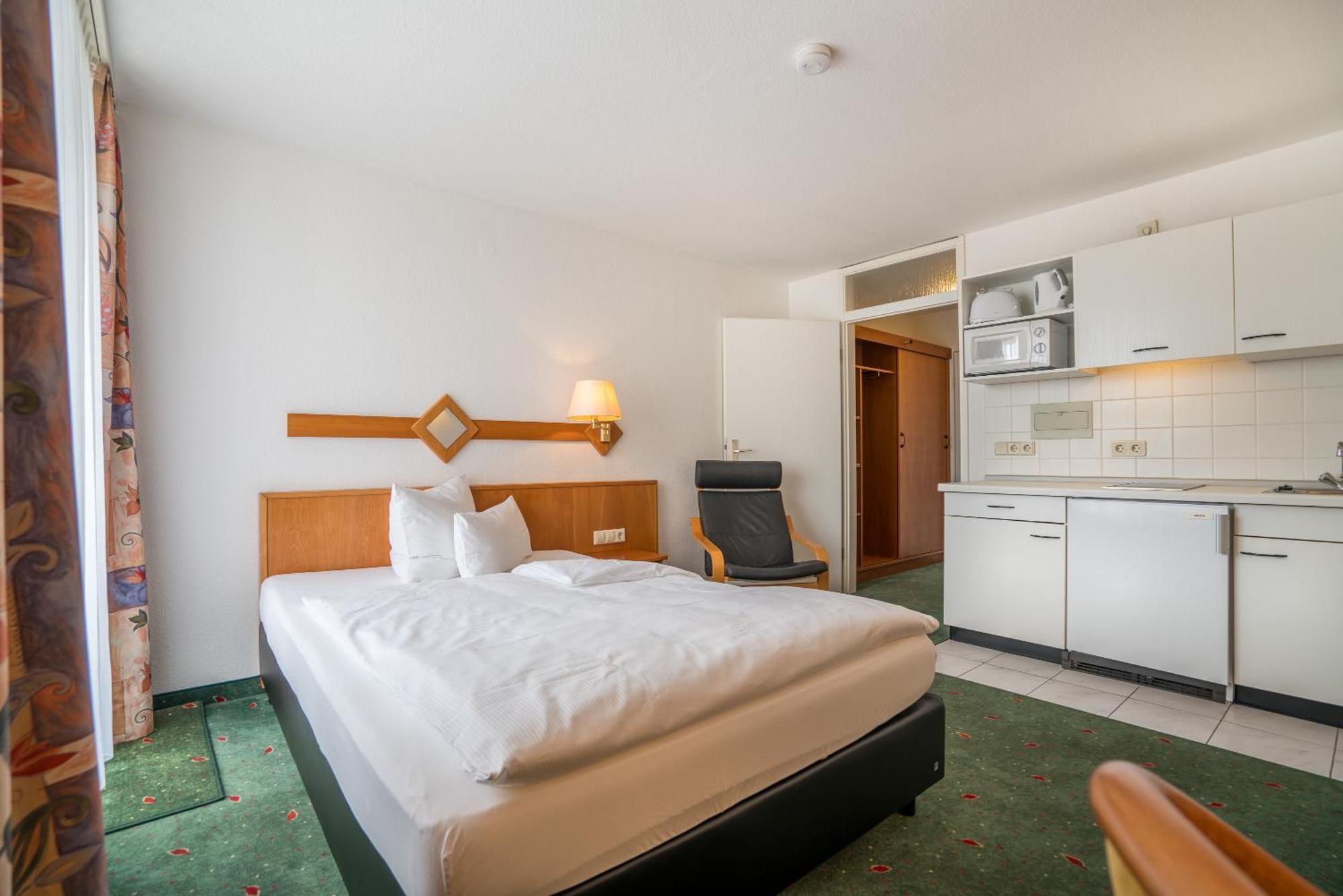 Airporthotel Residenz Steinenbronn Extérieur photo