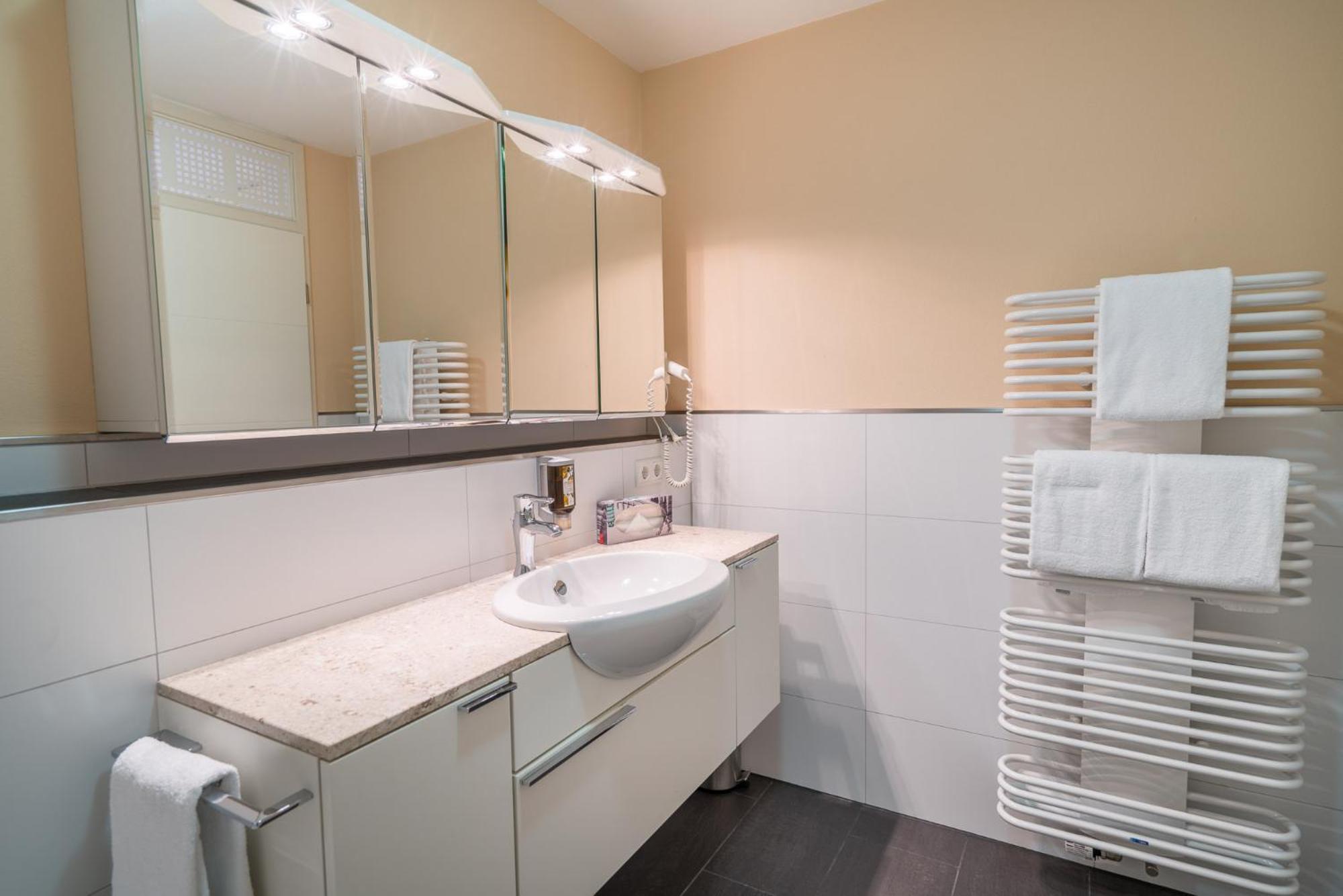 Airporthotel Residenz Steinenbronn Extérieur photo