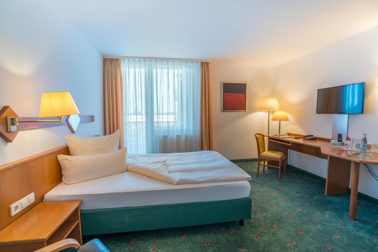 Airporthotel Residenz Steinenbronn Extérieur photo
